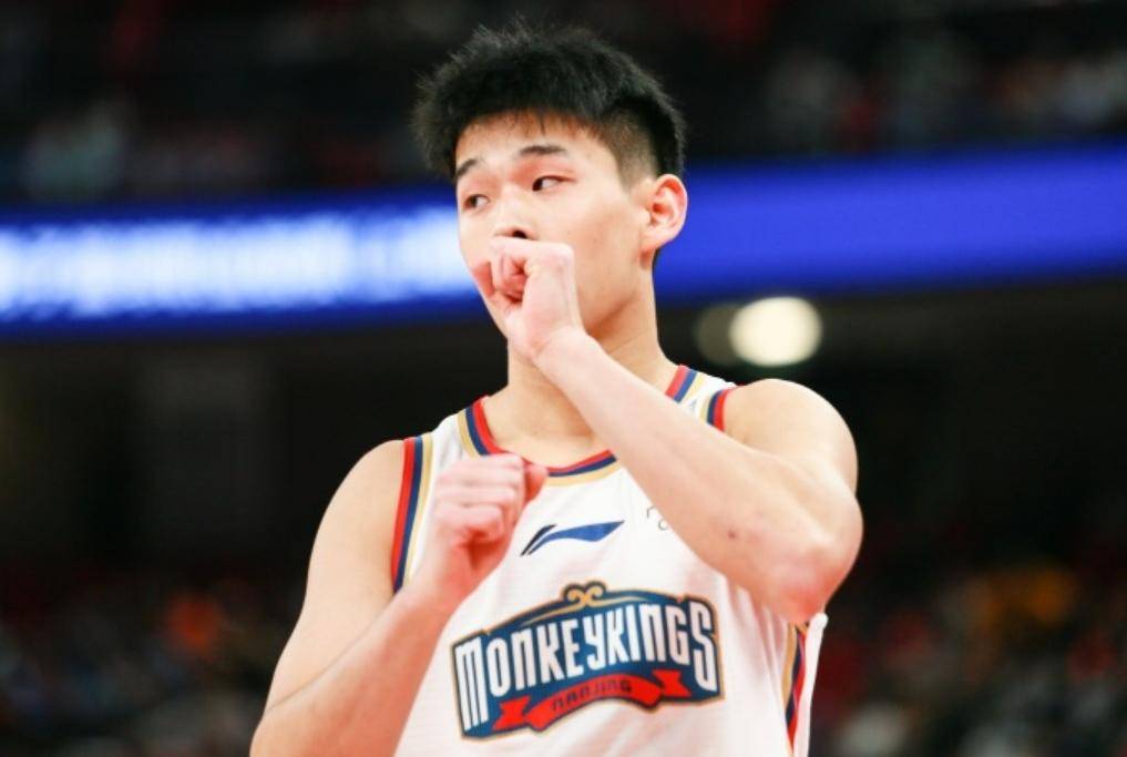 爱游戏登录入口-独行侠队举办青少年篮球训练营