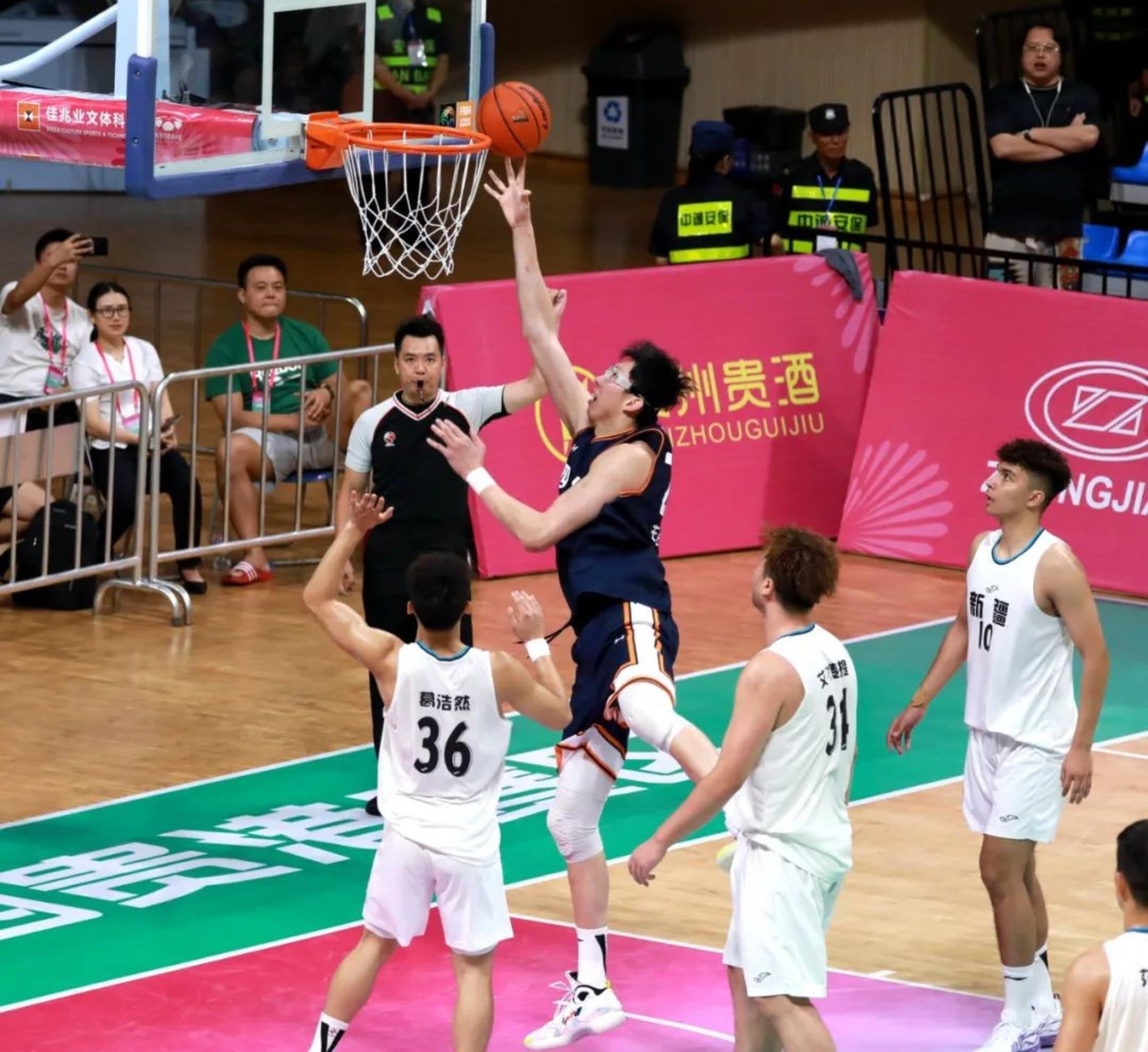爱游戏登录-贵州男篮主场大胜四川，实力抢眼