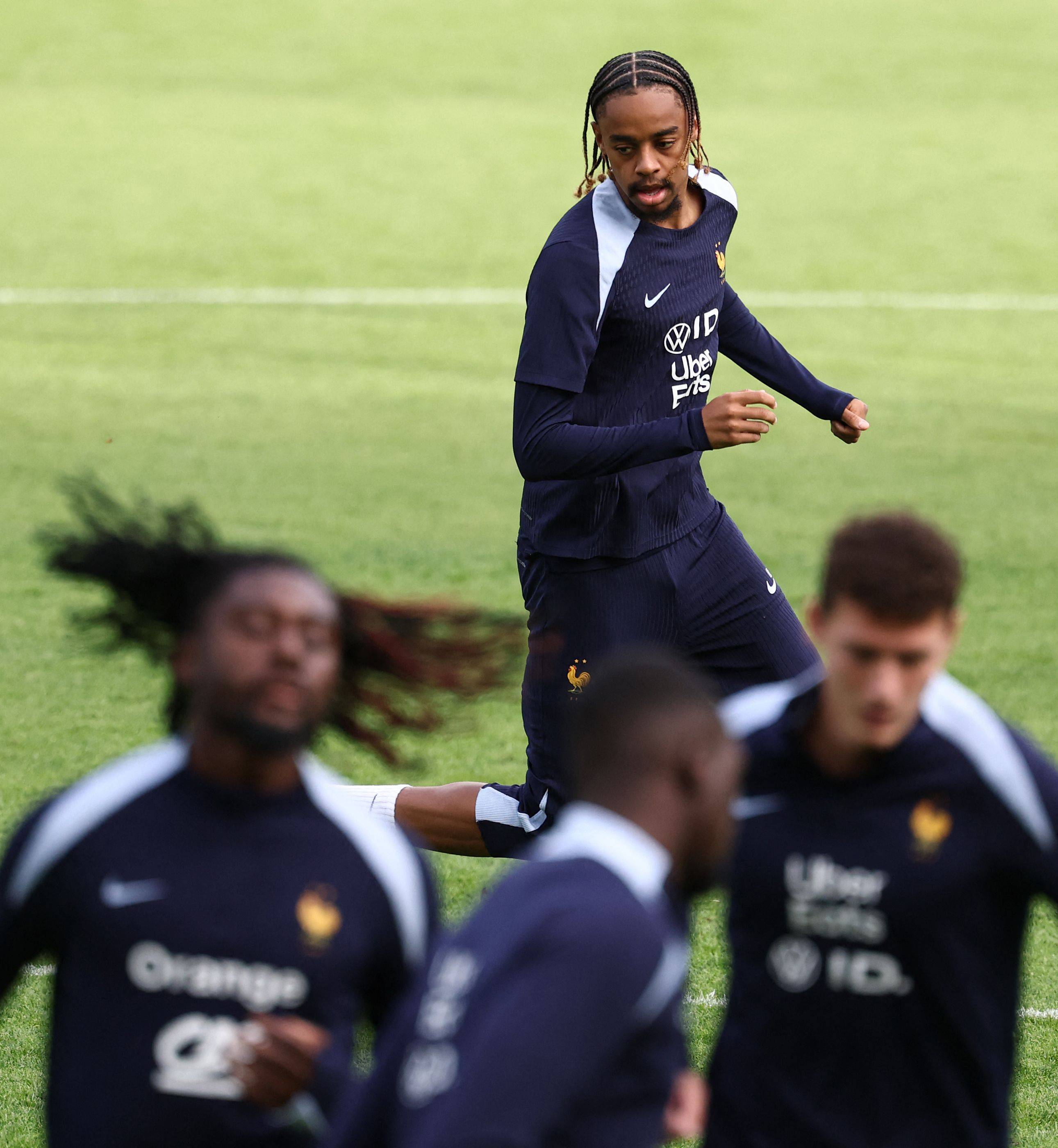 爱游戏视频-世界杯预选赛即将开始，各国队伍备战中的简单介绍