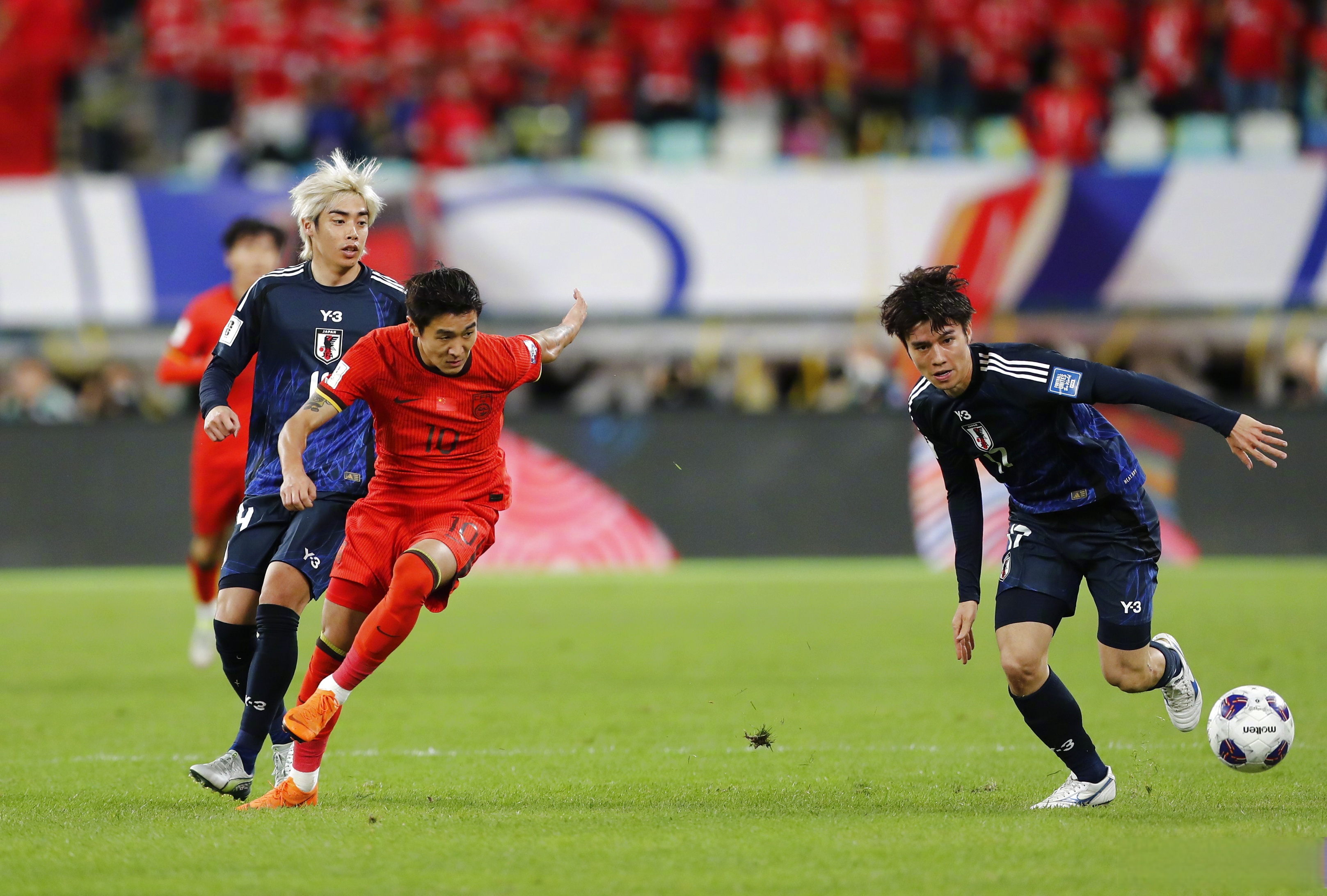 爱游戏网站-日本队战胜对手,晋级半决赛